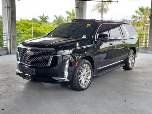 Used 2022 Cadillac Escalade ESV Premium Luxury w/ Performance Package image 2