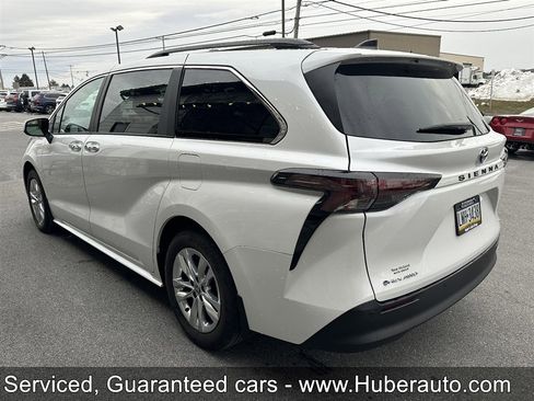 Used 2025 Toyota Sienna XLE w/ XLE Plus Package AWD/4WD image 5