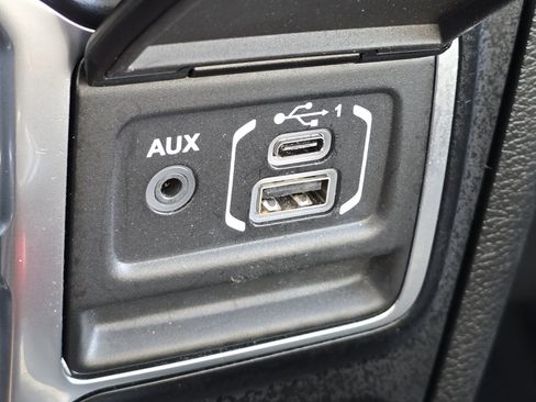 Used 2021 Jeep Gladiator Overland image 7