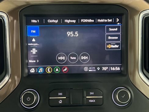 Used 2021 Chevrolet Silverado 1500 High Country w/ Technology Package image 18