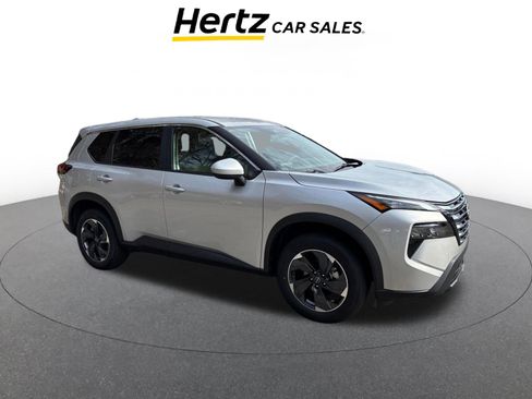 Used 2025 Nissan Rogue SV image 1