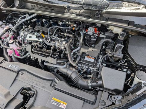 Used 2024 Toyota Prius LE image 20