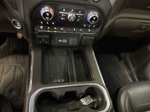 Used 2022 GMC Sierra 3500 Denali image 31