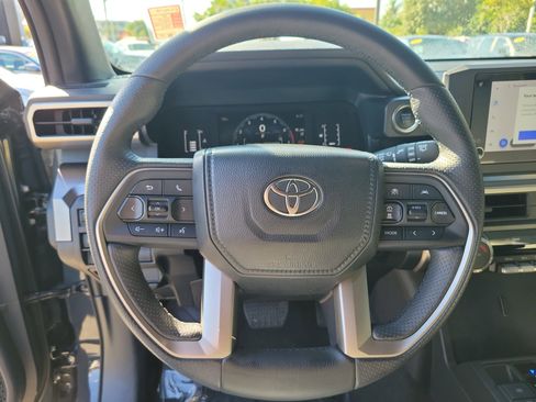 Used 2025 Toyota 4Runner SR5 image 12