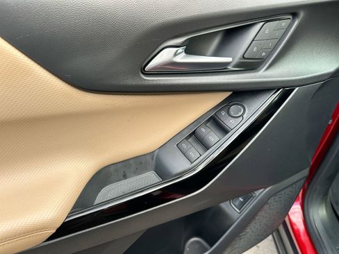 Used 2025 Chevrolet Equinox ACTIV w/ Safety and Technology Package image 13