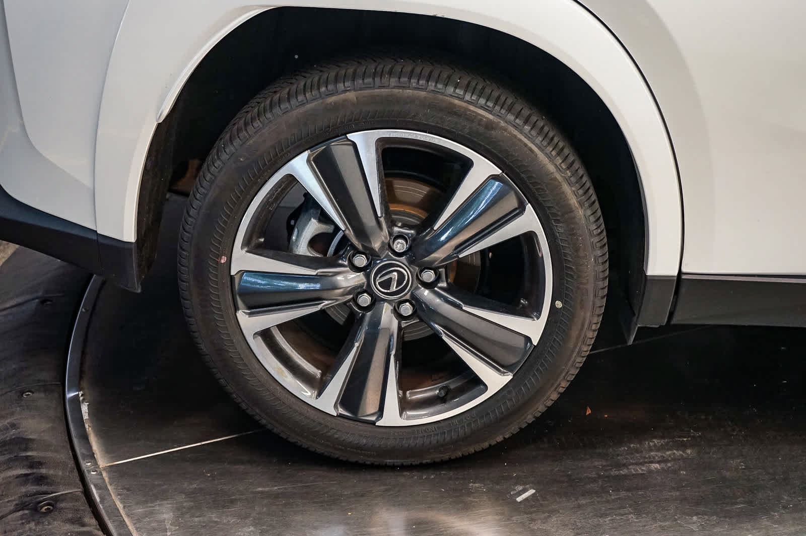 Used 2025 Lexus UX 300h FWD w/ Accessory Package (Z2) image 9