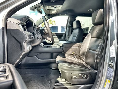 Used 2024 GMC Yukon XL Denali image 11