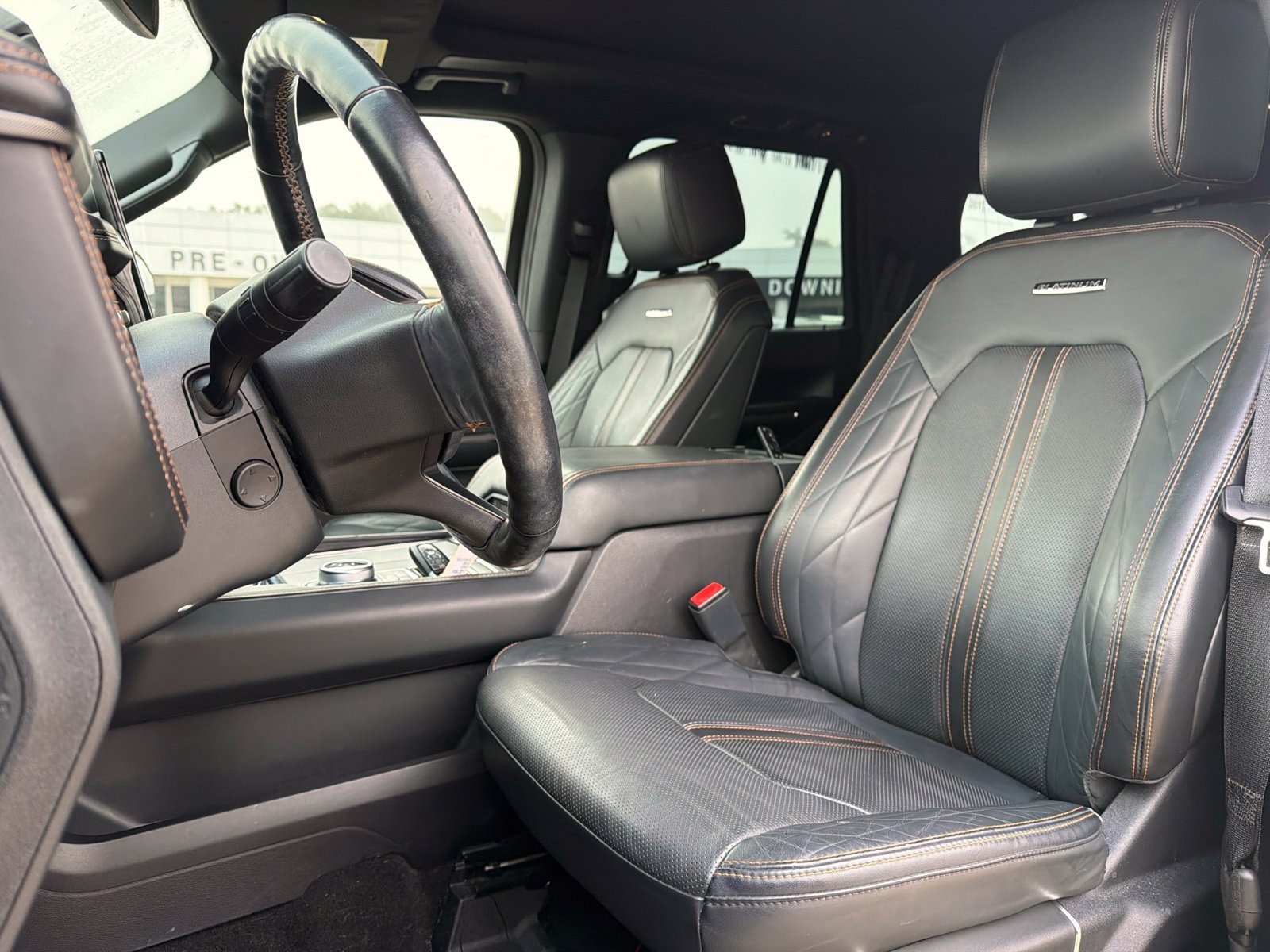 Used 2023 Ford Expedition Platinum RWD image 8