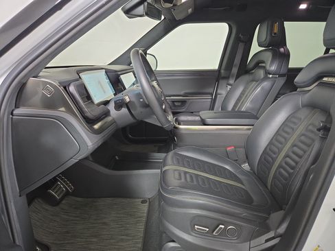 Used 2024 Rivian R1S Adventure AWD/4WD image 20