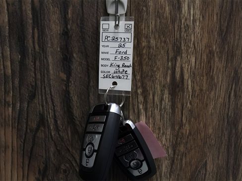 Used 2025 Ford F350 King Ranch image 36