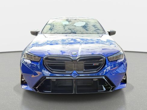 Used 2025 BMW M5 w/ Carbon Package image 8