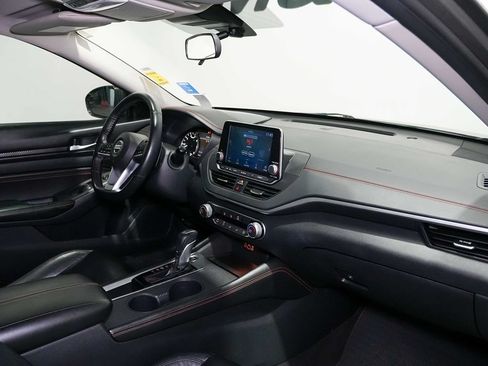 Used 2021 Nissan Altima 2.5 SR FWD image 25
