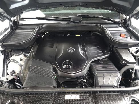 Used 2025 Mercedes-Benz GLS 450 4MATIC image 38