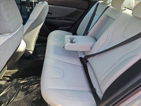 Used 2023 Hyundai Elantra Limited FWD image 19