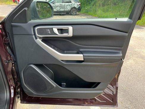 Certified 2022 Ford Explorer XLT w/ Equipment Group 202A AWD/4WD image 20