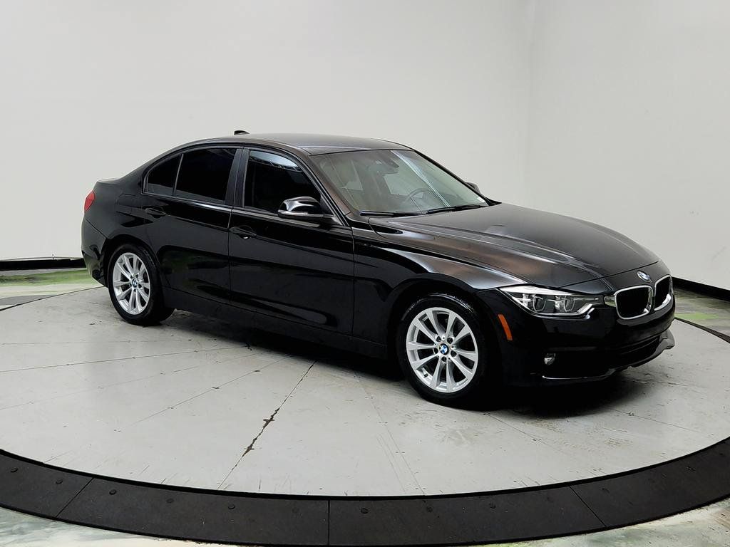 Used 2018 BMW 320i Sedan RWD image 3