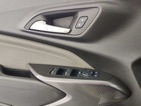 Used 2025 Chevrolet Trax ACTIV image 15