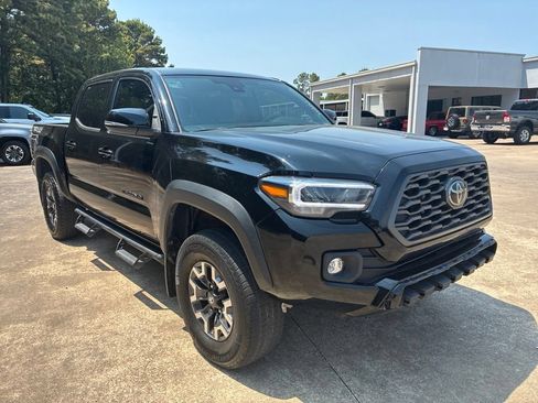 Used 2023 Toyota Tacoma TRD Off-Road AWD/4WD image 7