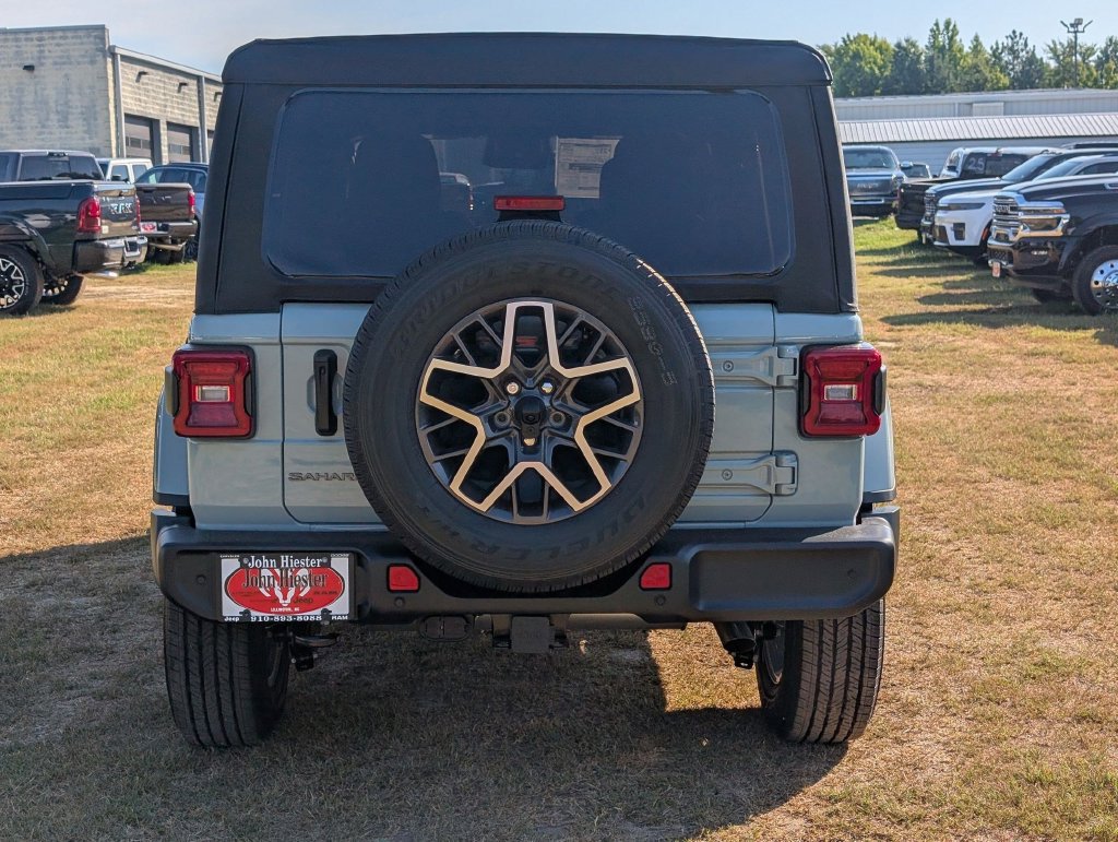 New 2026 Jeep Wrangler Unlimited Sahara AWD/4WD image 6