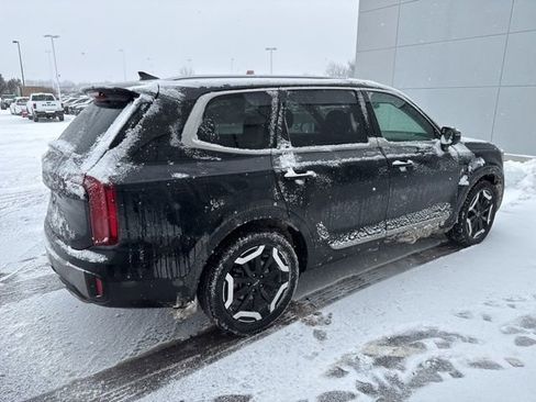 Certified 2025 Kia Telluride S image 3