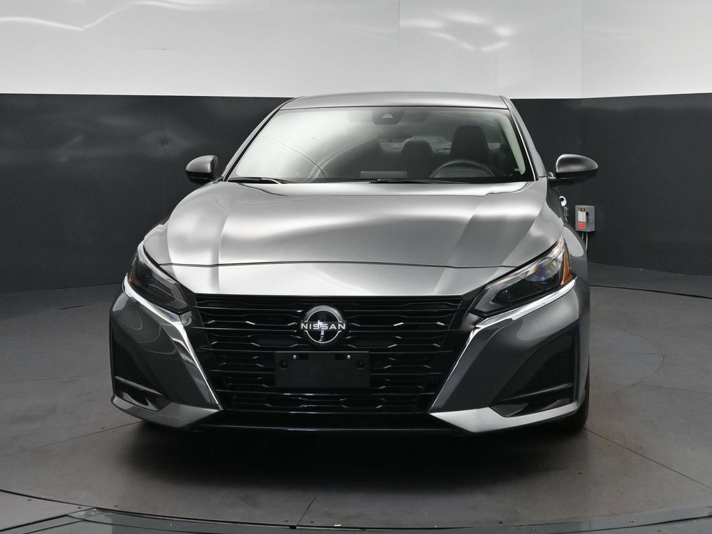 Used 2025 Nissan Altima 2.5 S FWD image 10