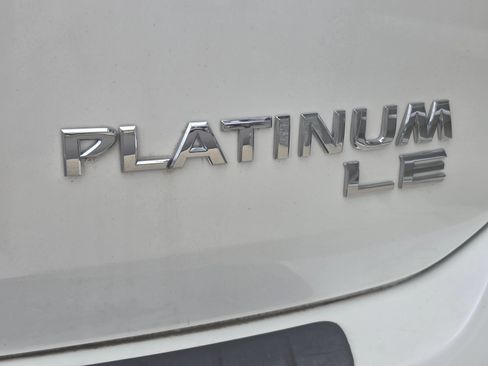 Used 2014 Nissan Quest LE FWD image 6