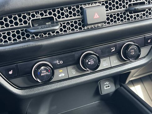 Certified 2025 Honda HR-V Sport image 14