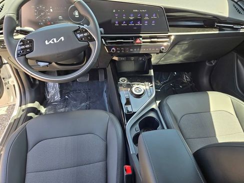 New 2026 Kia Niro Wind FWD image 18
