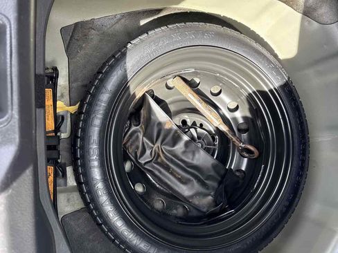 Used 2012 Nissan Versa 1.8 S w/ Plus Pkg image 12