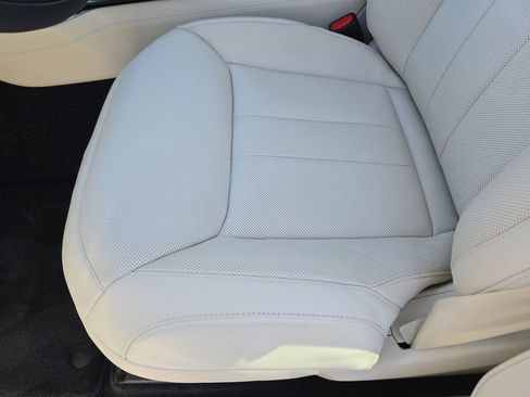 New 2026 Land Rover Range Rover SE image 29