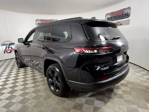 Used 2023 Jeep Grand Cherokee L Limited w/ Black Appearance Package RWD image 13