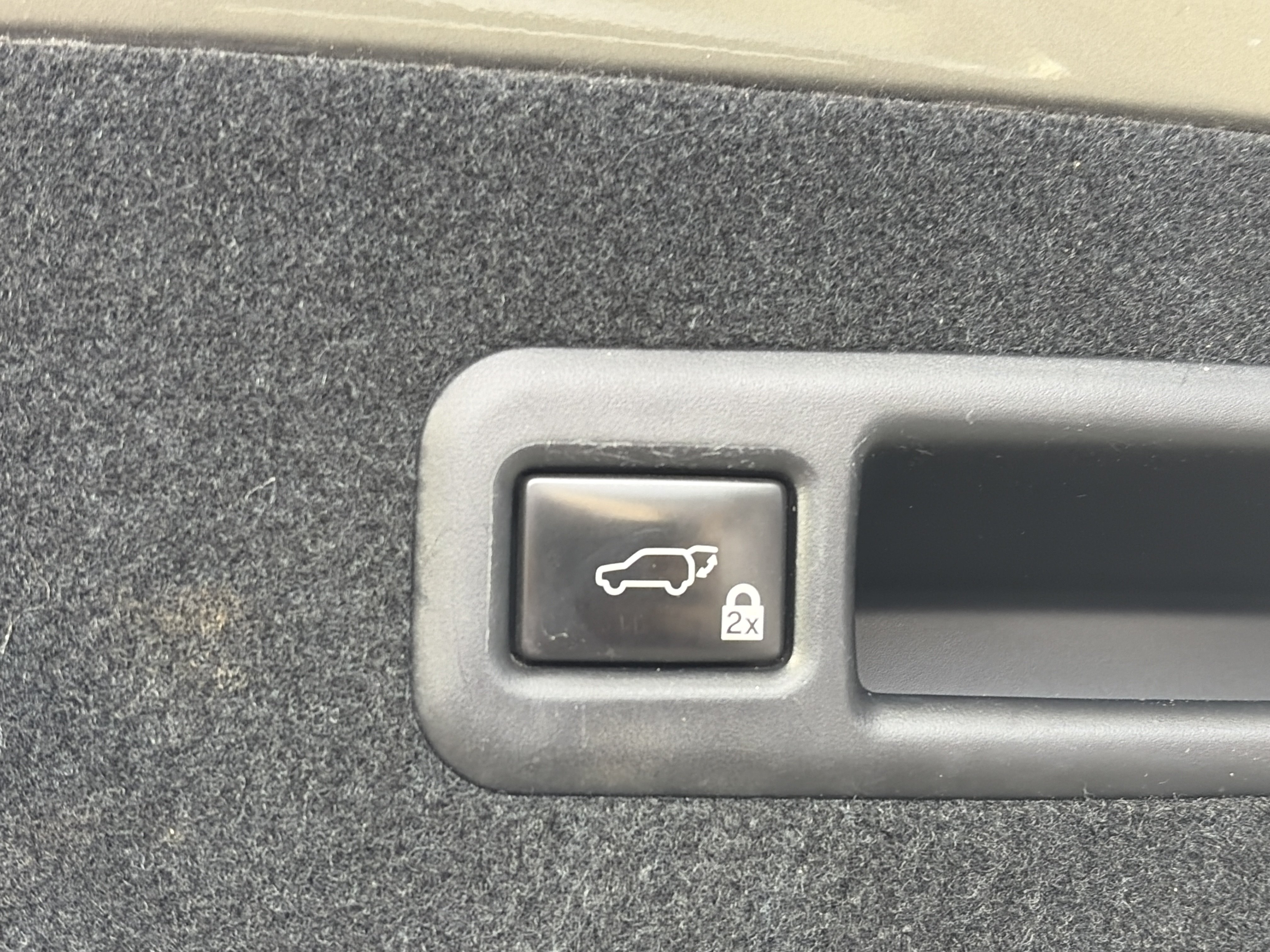 Used 2019 Lexus RX 350L Luxury w/ Accessory Package AWD/4WD image 15