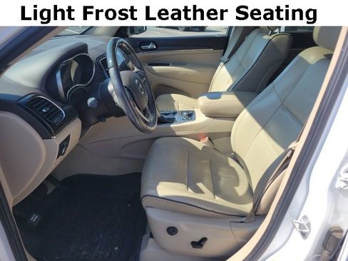 Used 2020 Jeep Grand Cherokee Overland image 4