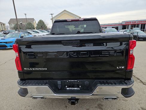 Used 2023 Chevrolet Silverado 1500 LTZ w/ Z71 Off-Road Package image 4
