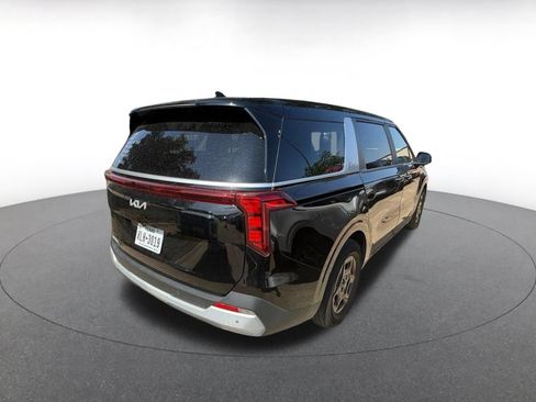 Used 2026 Kia Carnival FWD image 5