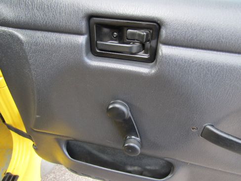 Used 2006 Jeep Wrangler X image 33