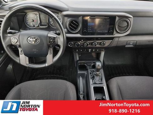 Used 2018 Toyota Tacoma TRD Off-Road image 28
