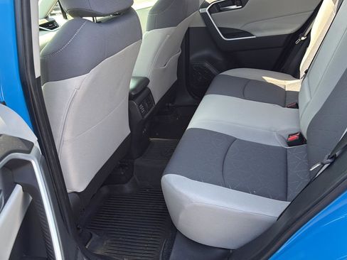 Used 2020 Toyota RAV4 XLE w/ Convenience Package image 10