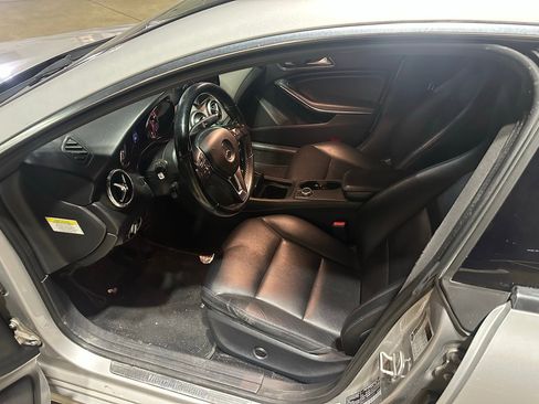 Used 2014 Mercedes-Benz CLA 250 image 9