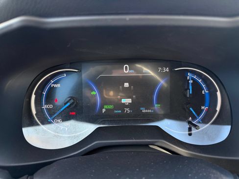 Used 2025 Toyota RAV4 XLE AWD/4WD image 7