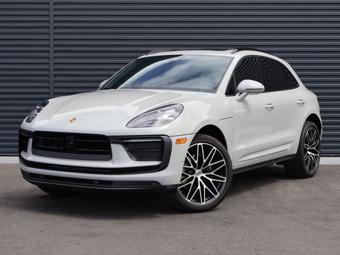 Certified 2023 Porsche Macan image 1