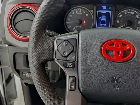 Used 2019 Toyota Tacoma TRD Sport image 19