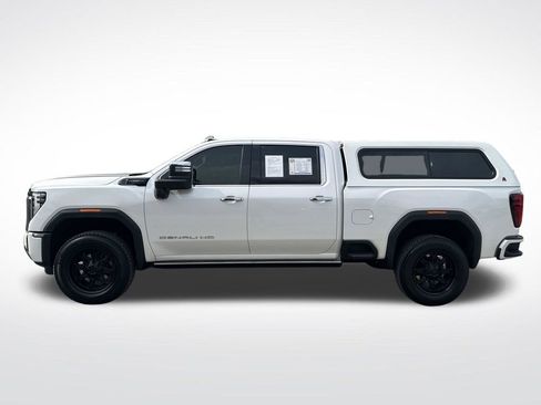 Used 2024 GMC Sierra 2500 Denali Ultimate w/ Max Trailering Package AWD/4WD image 3