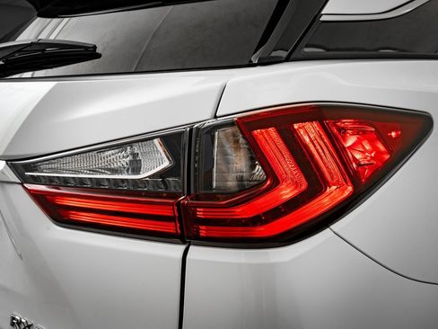 Used 2018 Lexus RX 350L Premium w/ Premium Package image 17