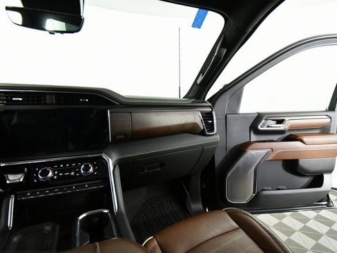 Used 2024 GMC Sierra 3500 Denali Ultimate image 20