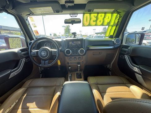 Used 2011 Jeep Wrangler Unlimited Sahara w/ Connectivity Group AWD/4WD image 17
