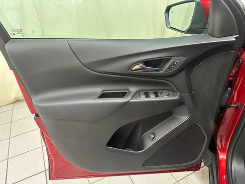 Certified 2024 Chevrolet Equinox LT w/ LPO, Floor Liner Package image 33