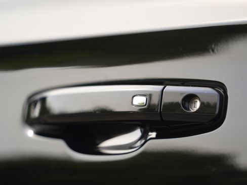 Used 2023 Chevrolet Tahoe LT w/ LT Signature Plus Package AWD/4WD image 42