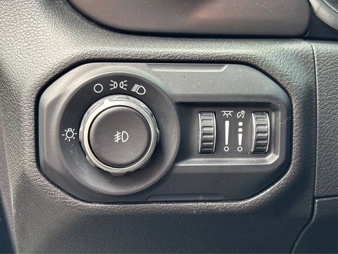 Used 2021 Jeep Wrangler Sport image 36