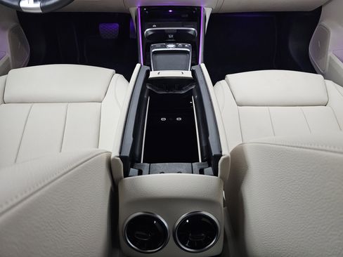 Used 2025 Mercedes-Benz GLB 250 image 28